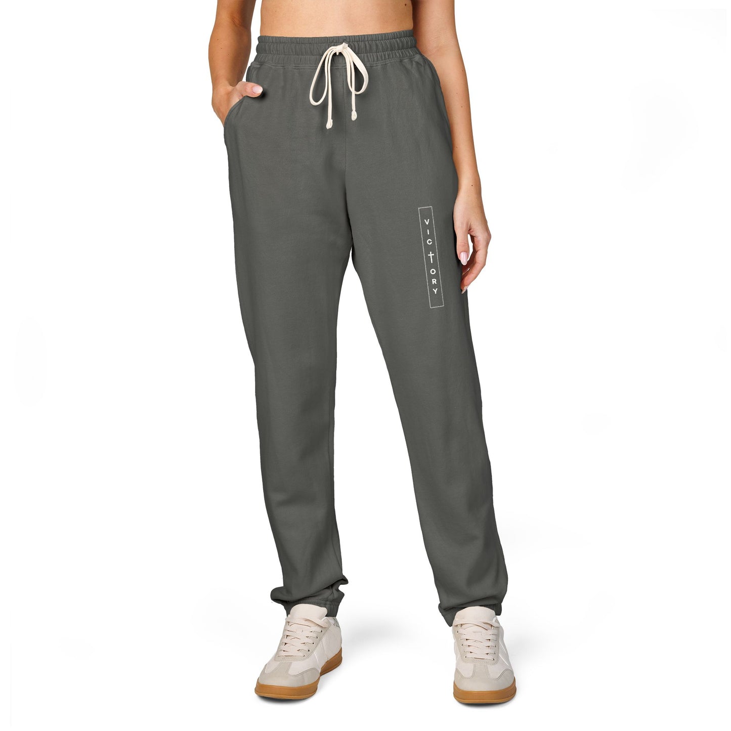 Victory – Unisex Garment-Dyed Fleece Sweatpants